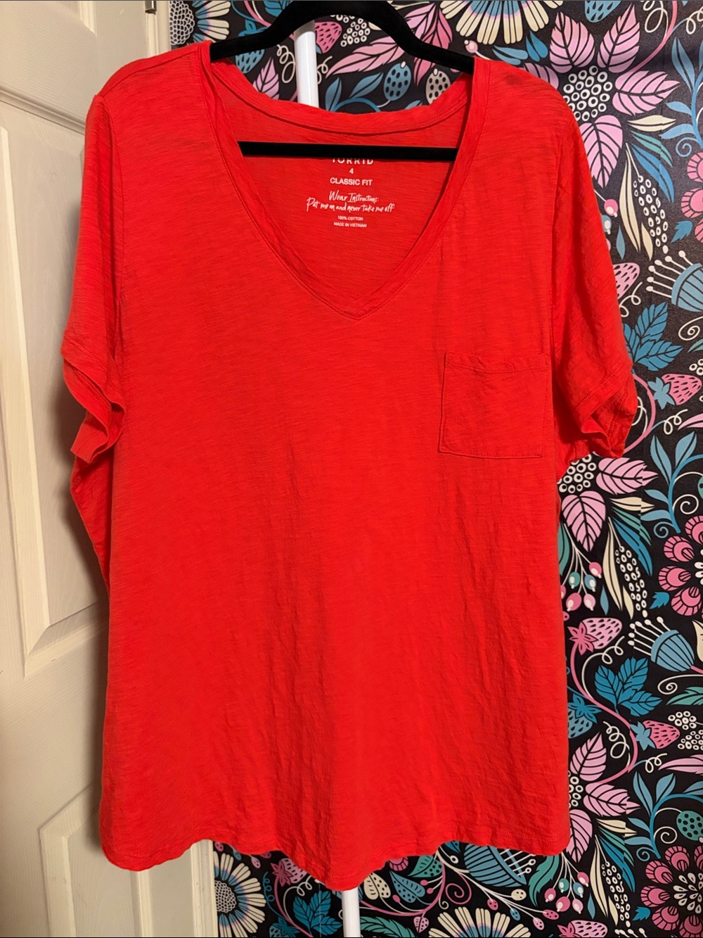 torrid Bright Red V-Neck Short Sleeve Pocket Tee